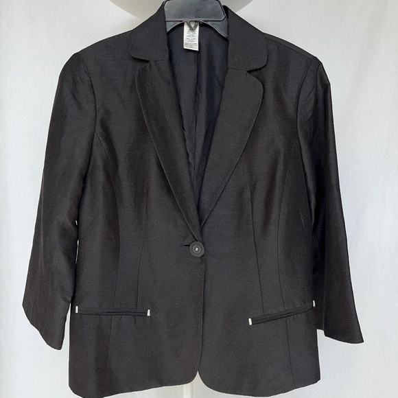 Studio (8 US) silk & linen one-button blazer in black - Picture 1 of 16